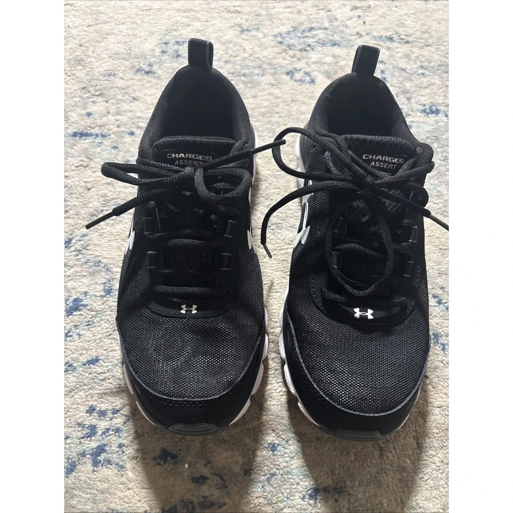 Under Armour Charged Assert 9 Black White Sneaker Wm's Sz 9 Excellent Condition